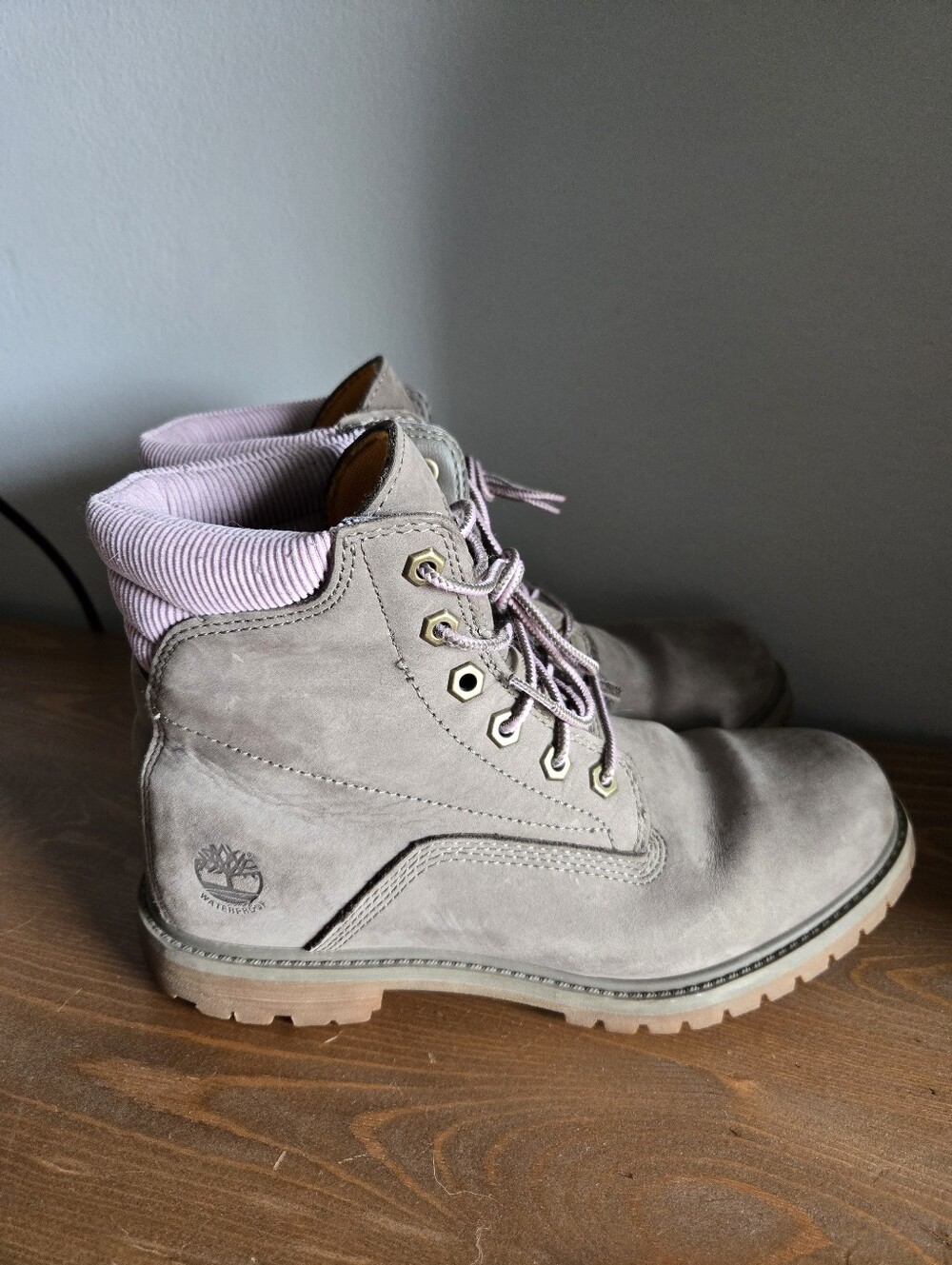 Timberland Hiking Work Lace Up Boots Lavender & Gray EUC Size 8.5